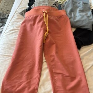 Figs coral Livingston scrubs